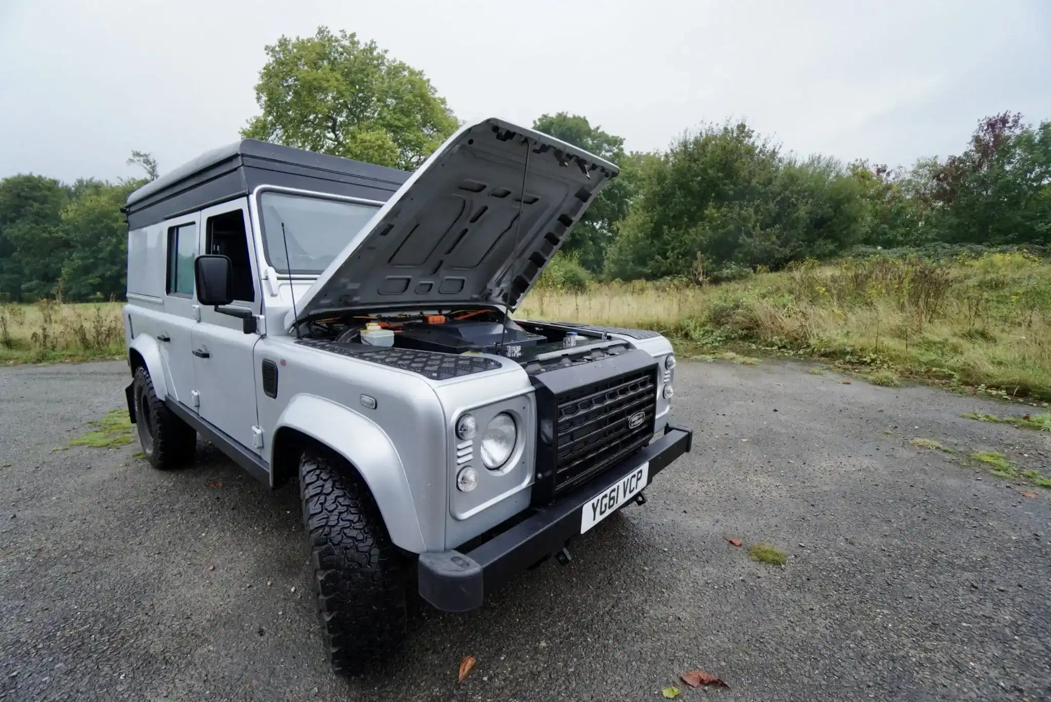 land-rover-defender-silver-electric-conversion-exterior.webp
